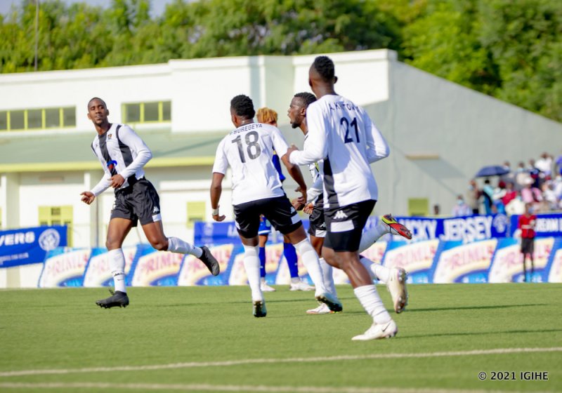 APR FC yatsinze Police FC irangiza igice kibanza cya shampiyona iyoboye
