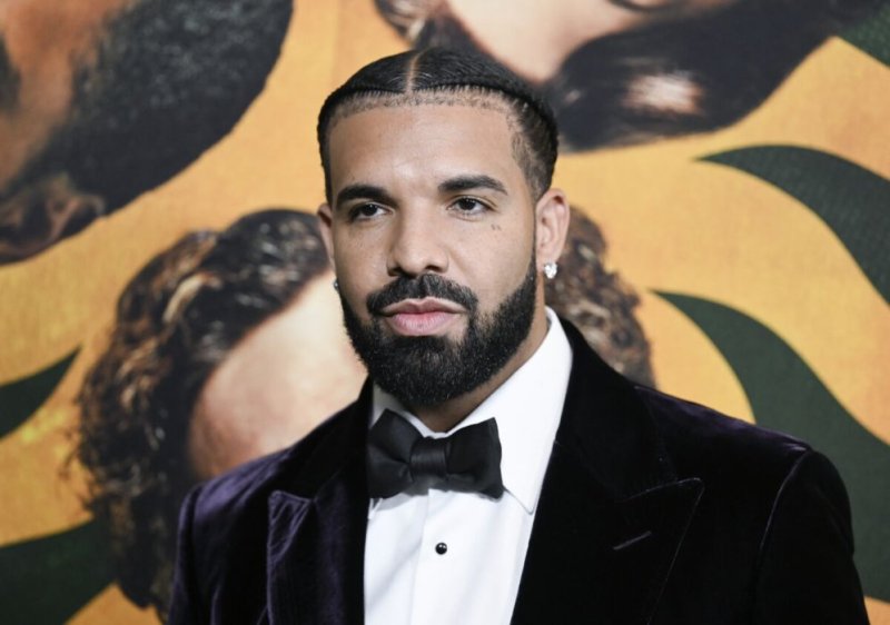 Drake yasabye imbabazi abakobwa bakundanye yagiye aririmbaho