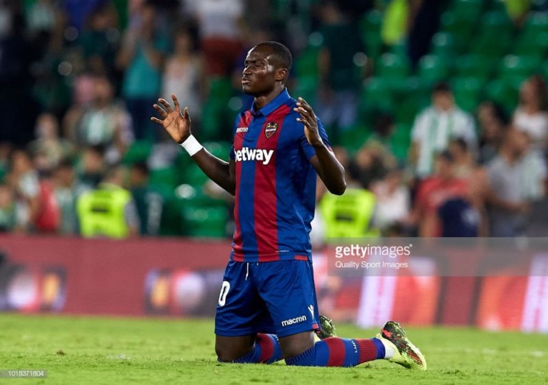 Umunya Ghana wakinnye muri LA LIGA yaguye mu kibuga arapfa