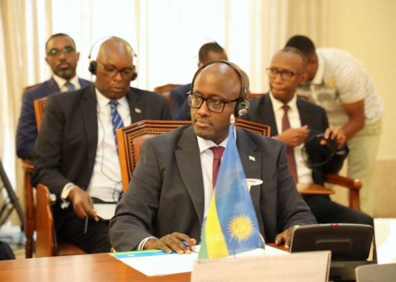 Minisitiri Nduhungirehe yakebuye abishongora ku bindi bihugu bishimira ibyo u Rwanda rwagezeho
