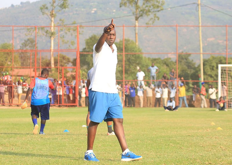 Karekezi Olivier avuga ko atazaza gutoza Kiyovu Sports ikirimo umwuka mubi