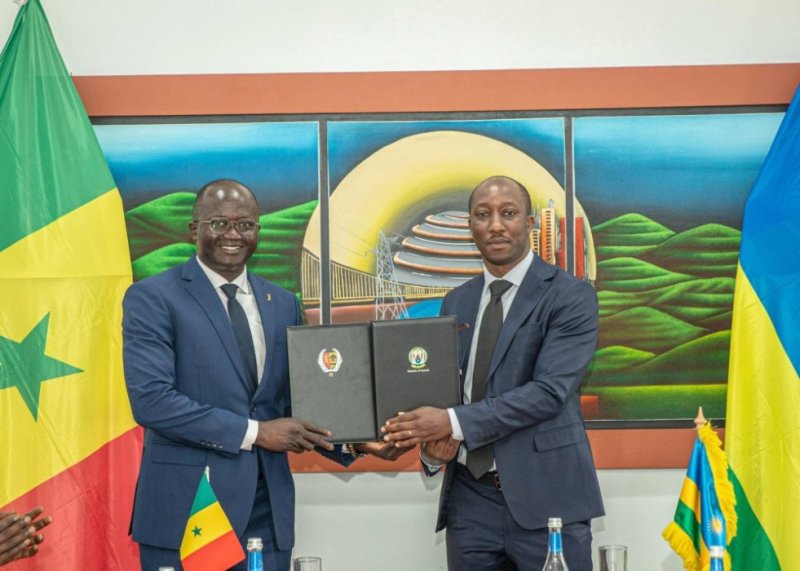 U Rwanda na Sénégal byasinye amasezerano azoroshya ubwikorezi bwo mu kirere