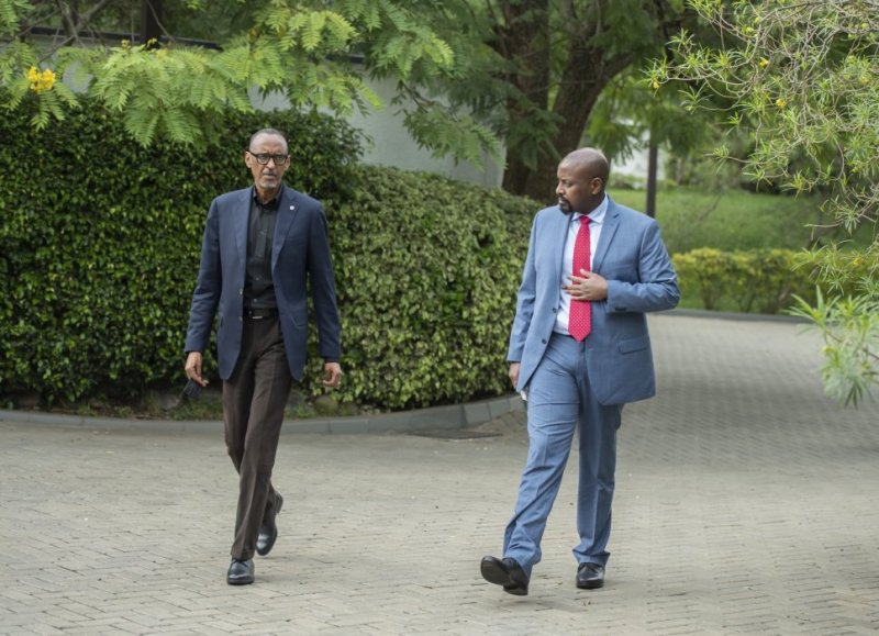 Perezida Kagame yakiriye Lt Gen. Muhoozi Kainerugaba umuhungu wa Perezida Museveni