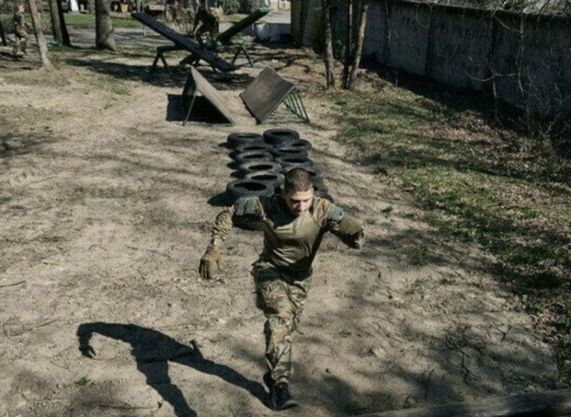 Ukraine: Abagabo barenga ibihumbi 650 bahunze urugamba