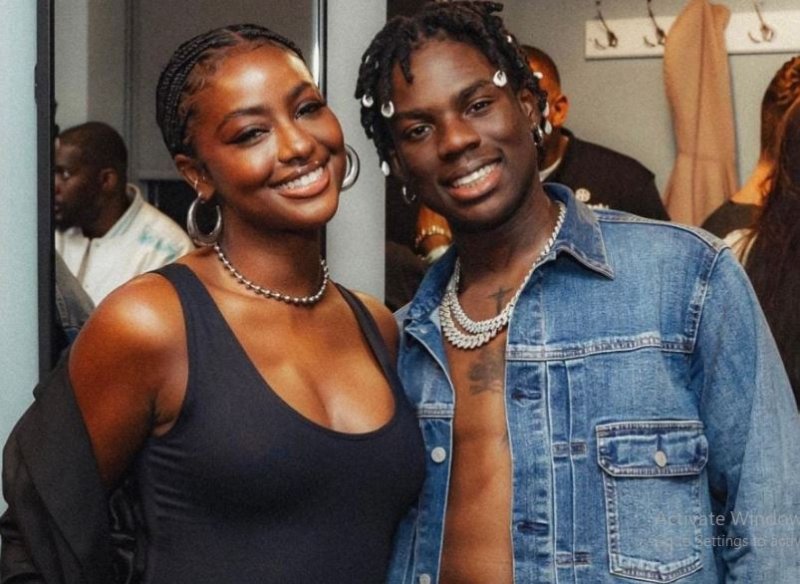Rema asobanura icyamuteye gutandukana na Justine Skye wahoze ari umukunzi we