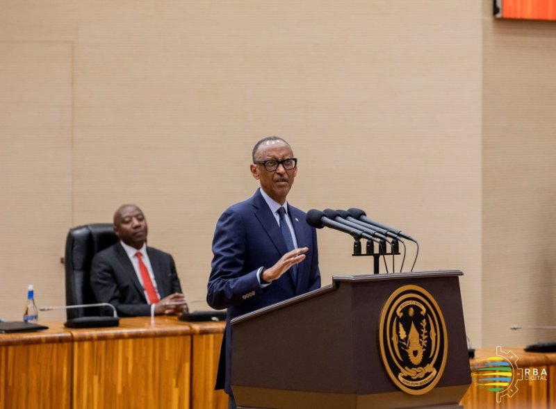 "Abayobozi ntabwo bagiraho ikuzo..."-Perezida Kagame yongeye kwibutsa abayobozi kunoza inshingano