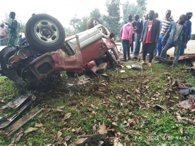 Rubavu:Ikamyo yagonze RAV 4 abantu batatu bahita bahasiga ubuzima