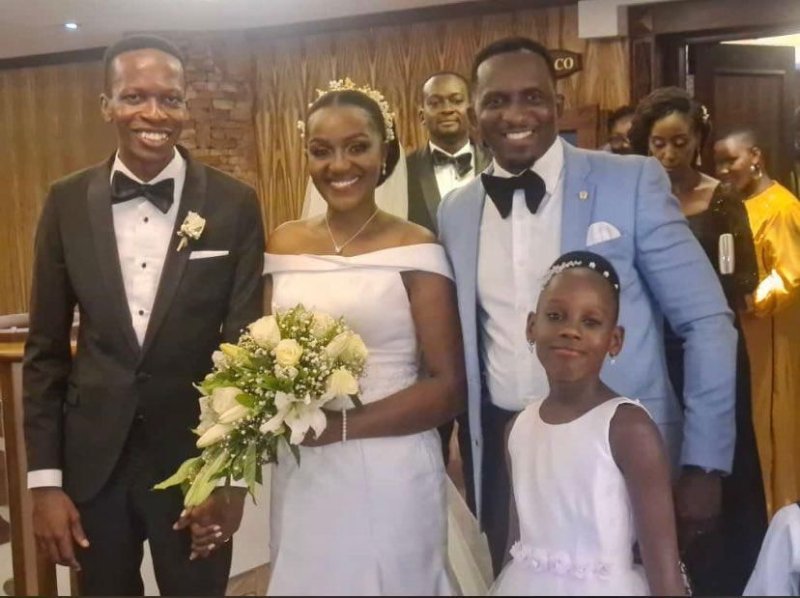 Umunyamakurukazi yashyingiranwe n'umufana we wavuze ko amaze imyaka 10 yaramwihebeye