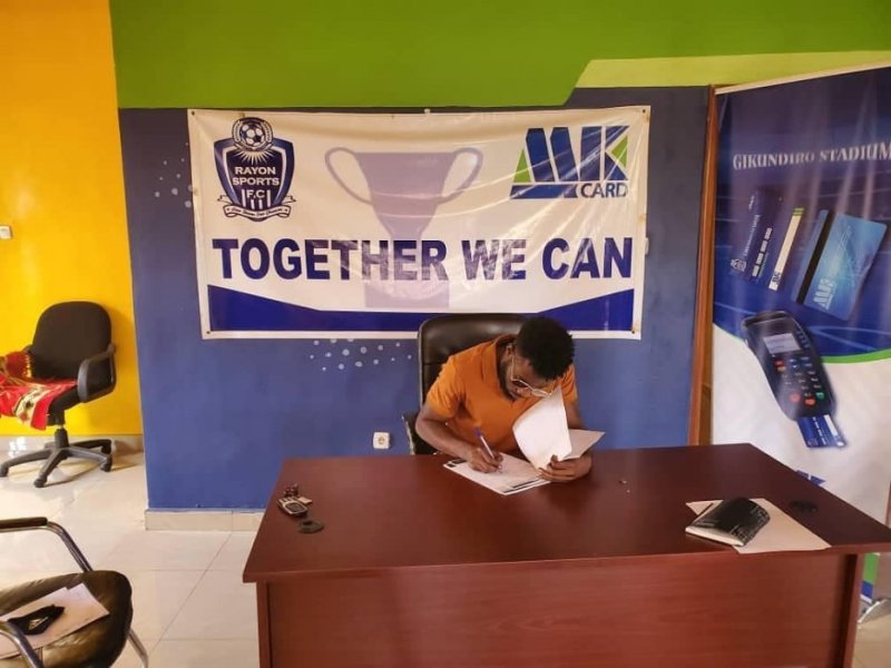 Rayon Sports yasinyishije bidasubirwaho umunyezamu Kwizera Olivier
