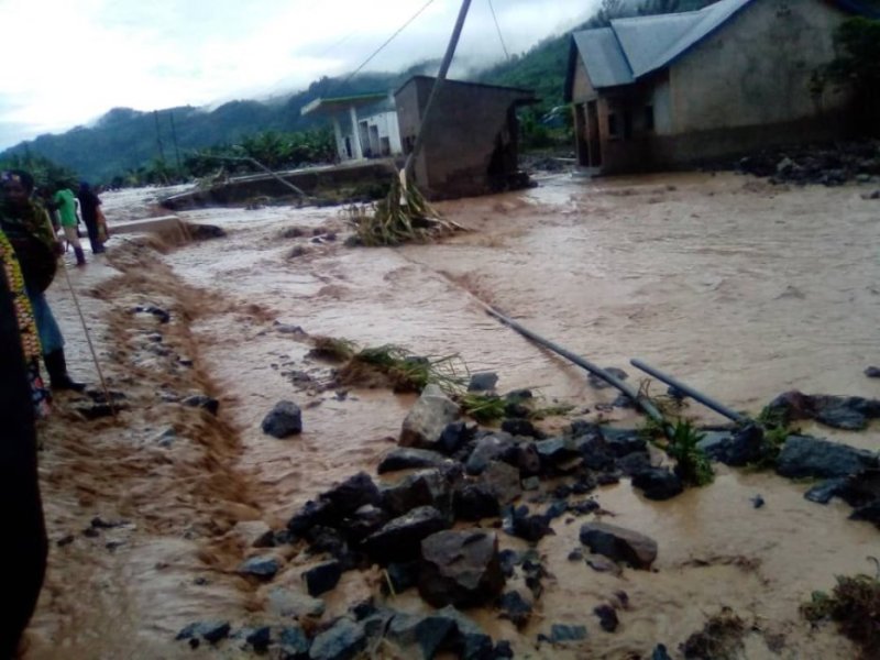 Abagera kuri 55 bamaze guhitanwa nibiza mu mvura yaraye iguye mu ijoro ryakeye 