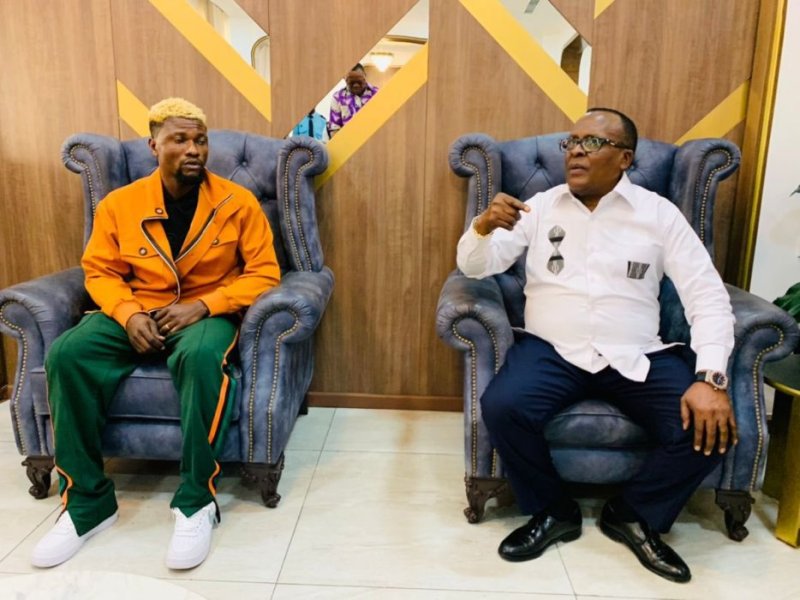 Luvumbu yakiriwe bidasanzwe na Minisitiri ageze i Kinshasa [AMAFOTO]