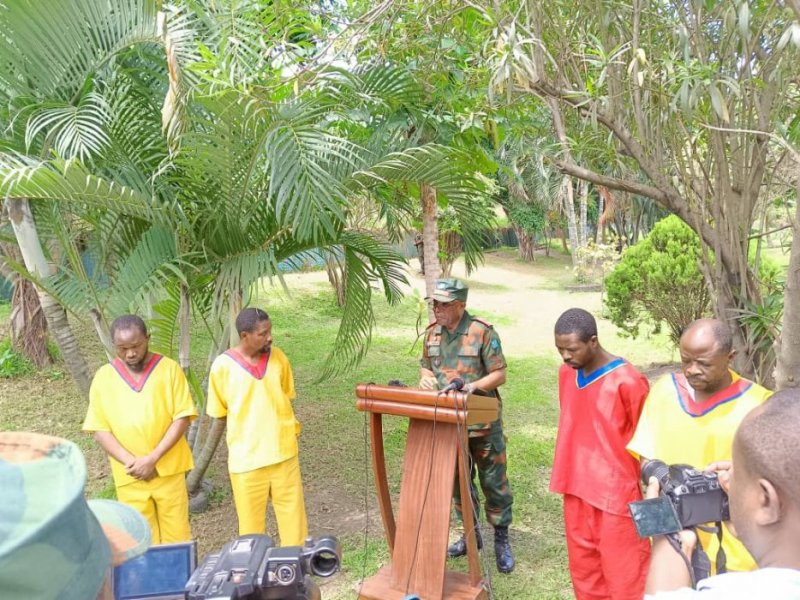 RDC: Igisirikare cyerekanye abarimo abadepite gishinja gukorera ubutasi M23