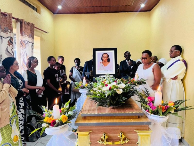 Ngoma: Guverineri Rubingisa yahumurije abarokotse Jenoside mu gushyingura Nduwamungu