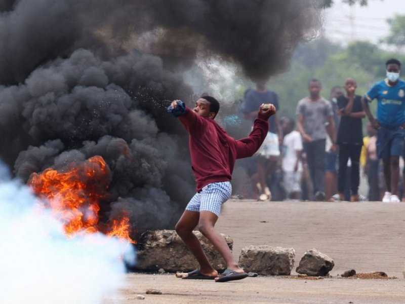 Abagerageje kongera kwigaragambya barashwe barapfa muri Mozambique