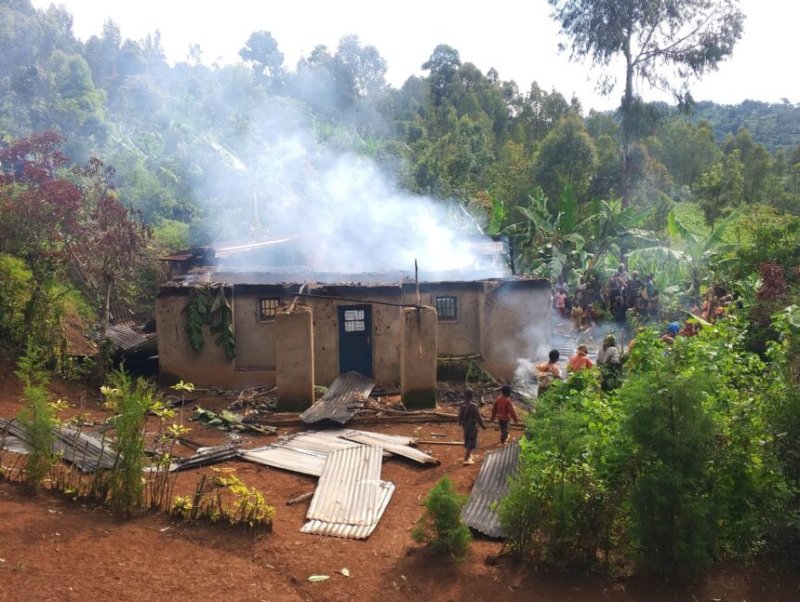 Inzu y'umuturage yahiye irakongoka