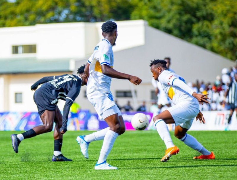 Rayon Sports yamanuye intwaro nyinshi mu myitozo umutoza wayo ahiga guha isomo APR FC