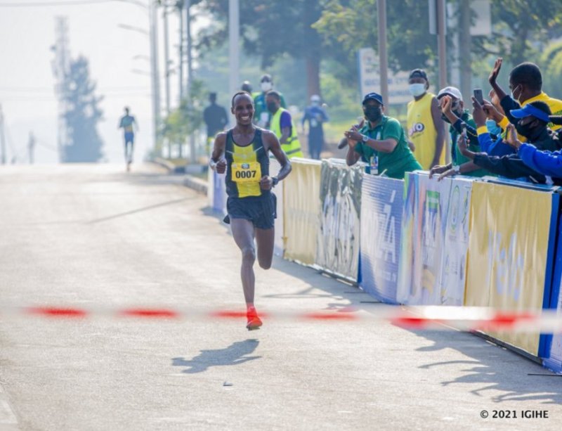 Abanyarwanda begukanye imidali 2 ya zahabu muri Kigali Peace Marathon