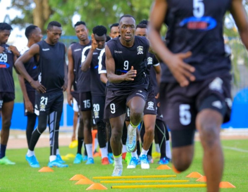 APR FC yatije Marines FC abakinnyi 4 kugira ngo bayifashe kutamanuka