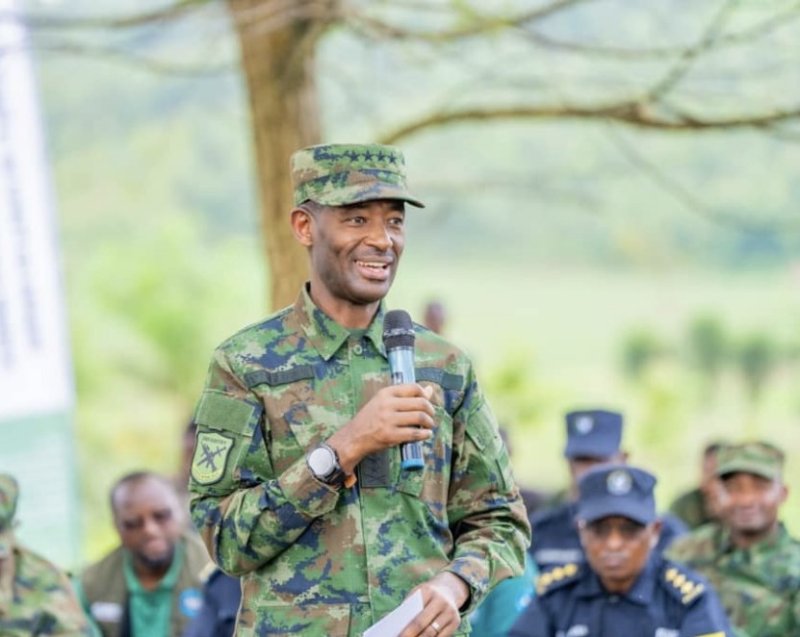 Twakwemera abasirikare 1000 bakagwa ku rugamba bitangira Umunyarwanda umwe- Gen Mubarakh Muganga