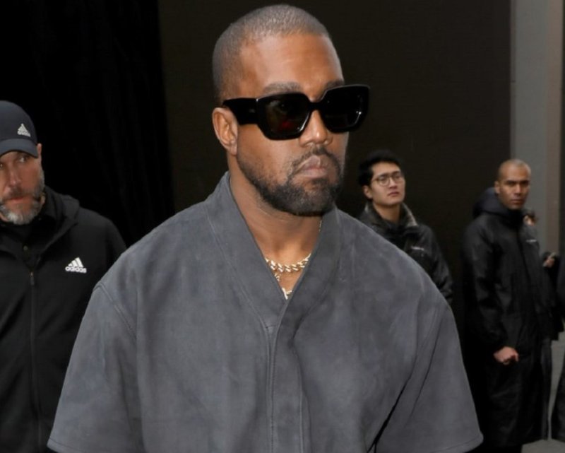 Balenciaga yahagaritse amasezerano yari ifitanye na Kanye West