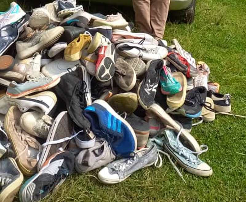 Rubavu: Polisi yafashe uwinjizaga mu Rwanda urumogi na caguwa y'inkweto