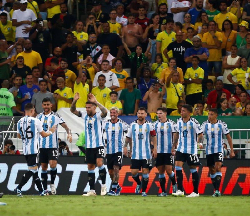  Argentina yatsindiye Brazil mu rugo abafana bayo bahura n'akaga