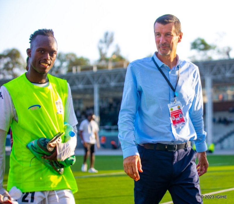 Umunyamakuru wa RBA yanenze bikomeye umutoza wa APR FC